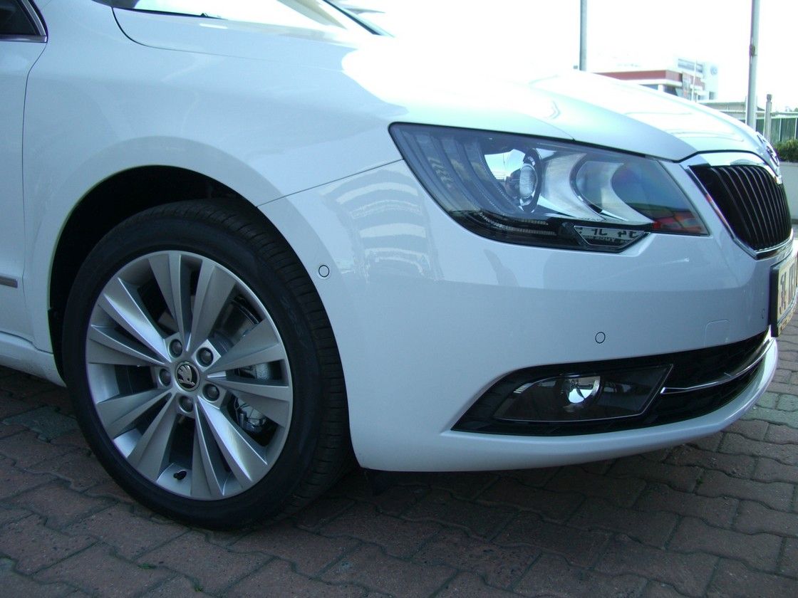 MAKYAJLI SKODA SUPERB SATITA RESM GALERS