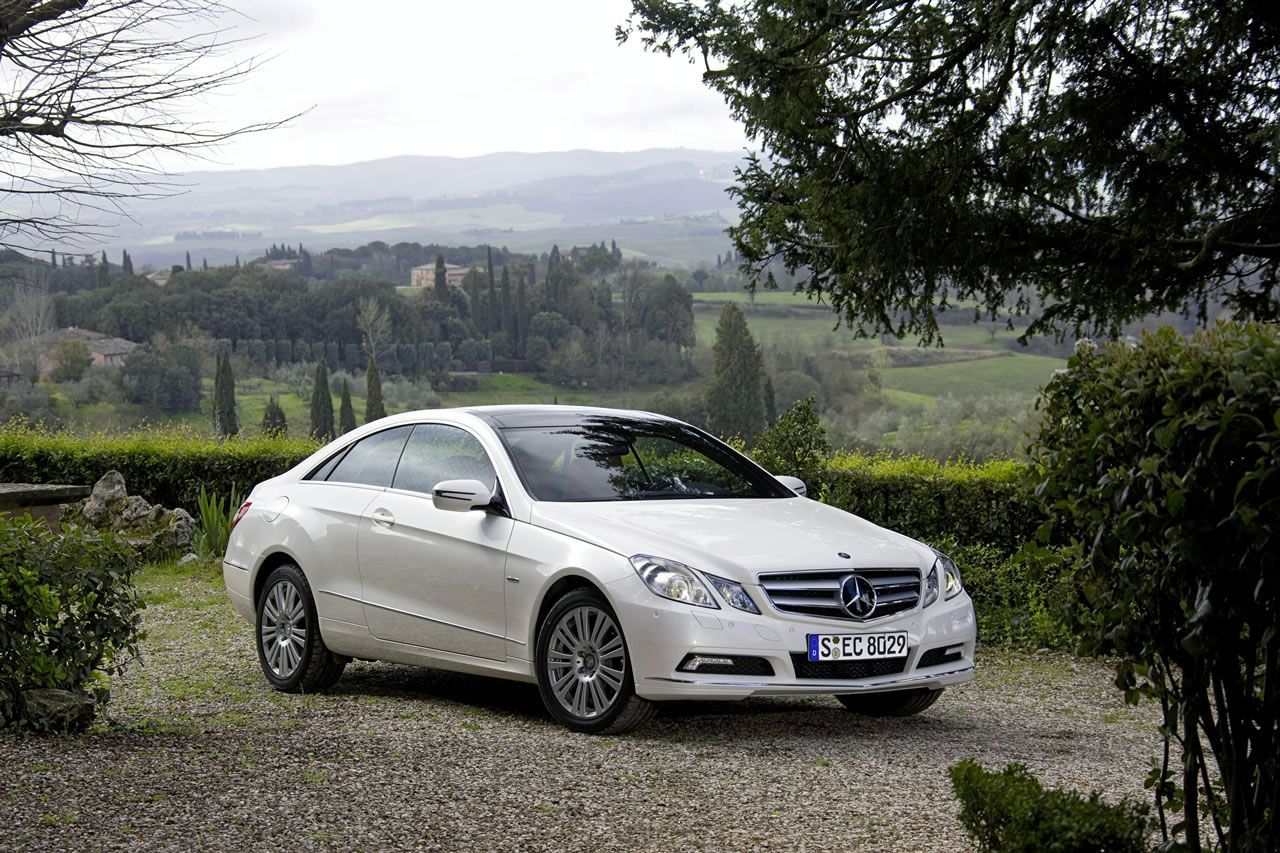 MERCEDES E COUPE (2010) GALER