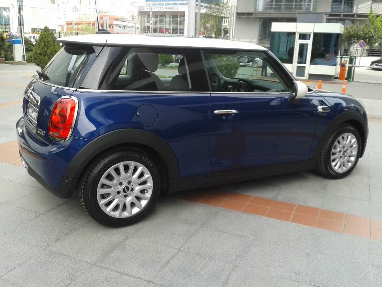 YEN NESL 2014 MN COOPER TRKYE'DE RESM GALERS