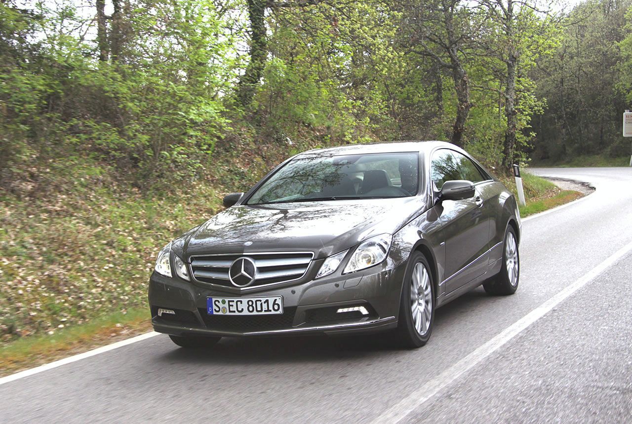 MERCEDES E COUPE (2010) GALER