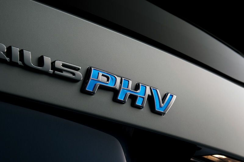 YEN MAKYAJLI 2014 TOYOTA PRUS PHV (JAPONYA VERSYONU) RESM GALERS