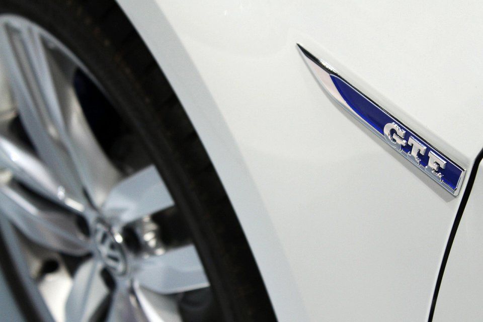YEN VOLKSWAGEN GOLF GTE CENEVRE RESM GALERS
