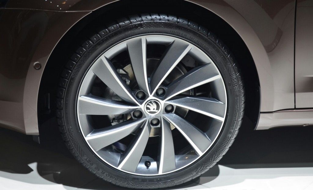 YEN SKODA OCTAVA LAURN &amp; KLEMENT CENEVRE RESM GALERS