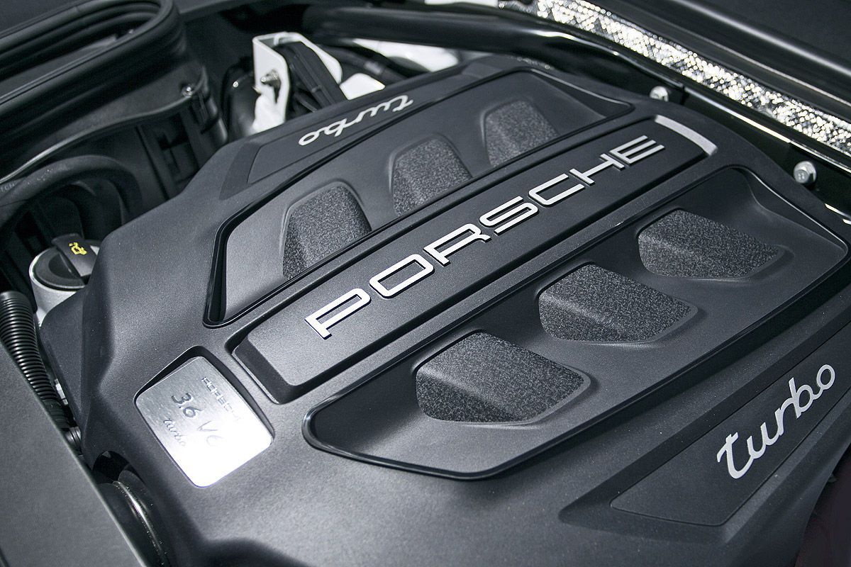 YEN PORSCHE MACAN TURBO DETAY RESM GALERS