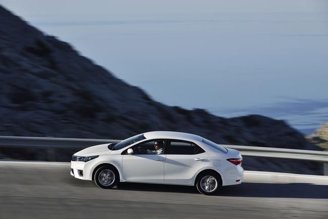 YEN TOYOTA COROLLA AYRINTILI RESM GALERS