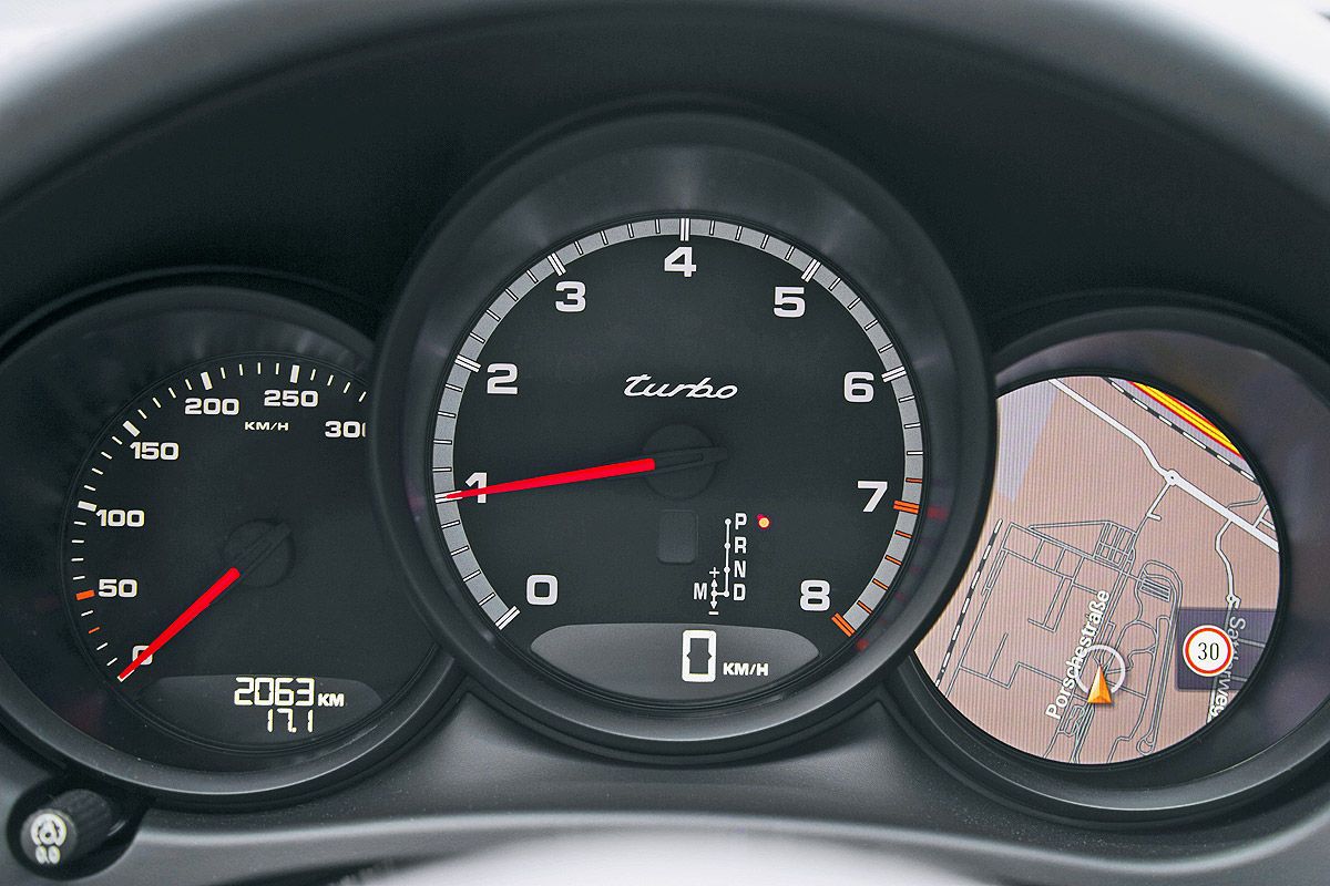 YEN PORSCHE MACAN TURBO DETAY RESM GALERS