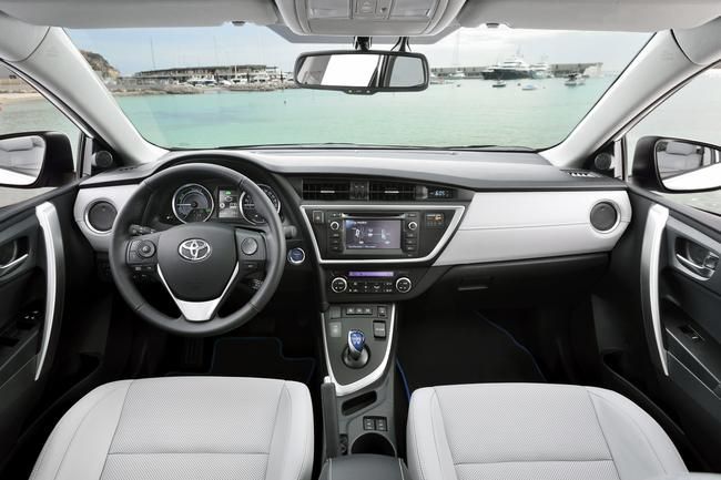 YEN TOYOTA AURS TOURNG SPORTS RESM FOTORAF GALERS