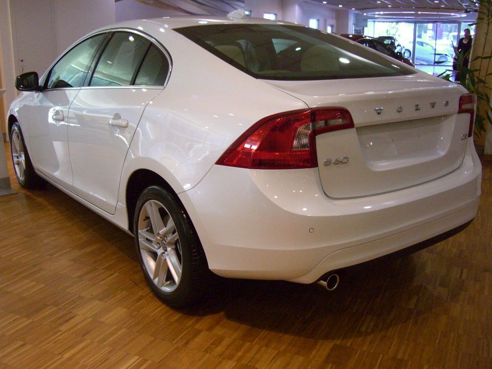YEN MAKYAJLI 2014 VOLVO S60 SATITA RESM GALERS