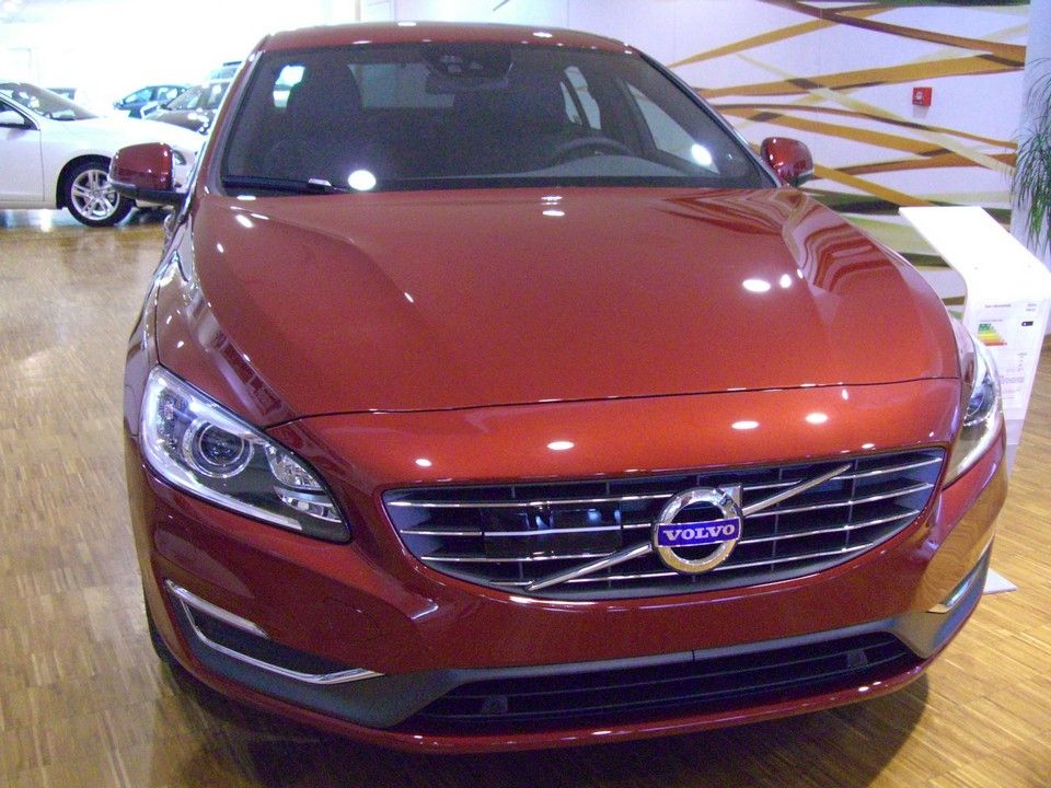 YEN MAKYAJLI 2014 VOLVO S60 SATITA RESM GALERS