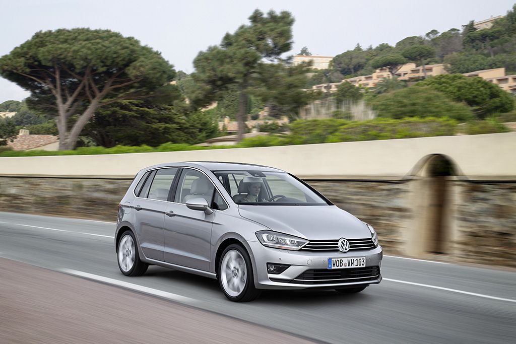 YEN VOLKSWAGEN GOLF SPORTSVAN DETAYLI RESM GALERS