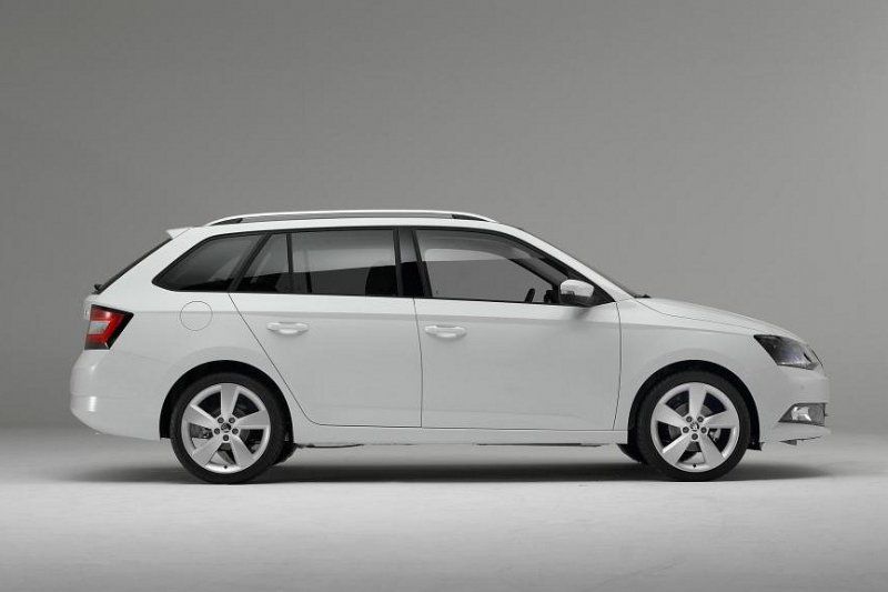 YEN� 2015 SKODA FAB�A COMB� RES�M GALER�S�