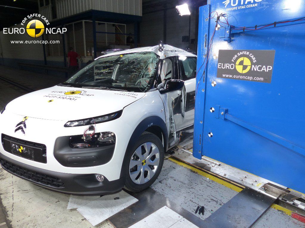 YEN� C�TROEN C4 CACTUS EURONCAP G�VENL�K RES�M GALER�S�