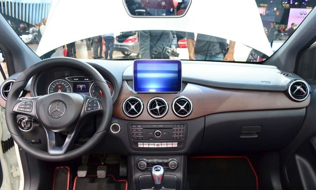 YEN� 2015 MERCEDES B SER�S� PAR�S FUARI RES�MLER�