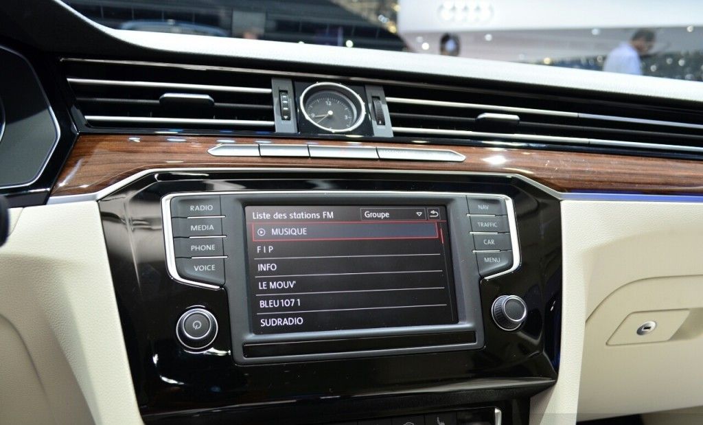 YEN� 2015 VW PASSAT PAR�S FUARI RES�MLER�