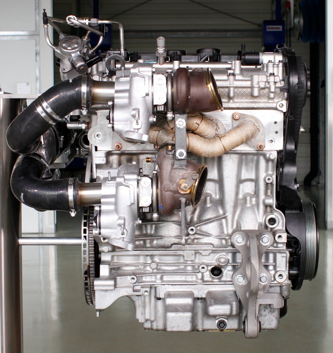 VOLVO 2.0 LTRE 450 HP MOTOR KONSEPT RESMLER