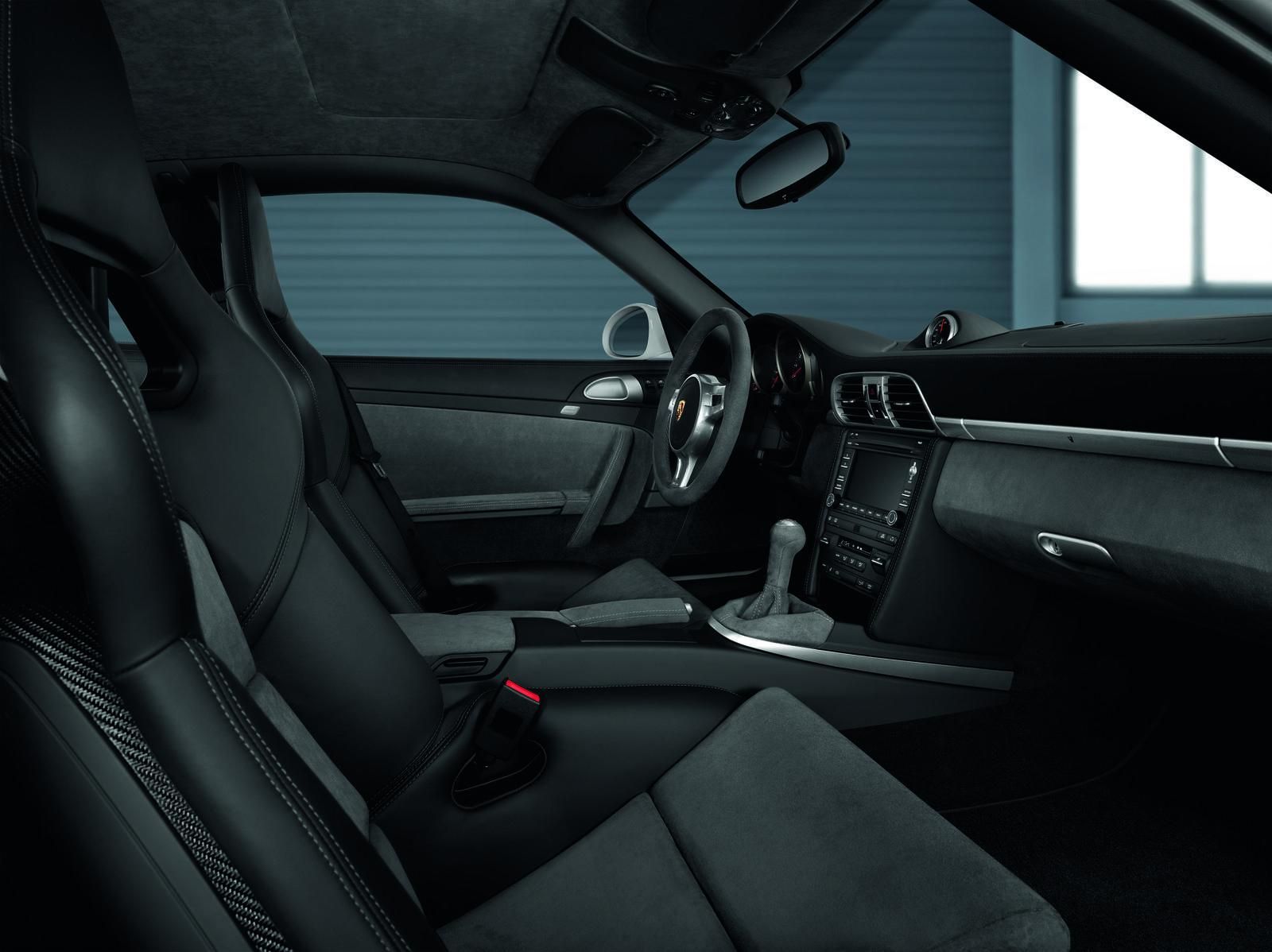 PORSCHE CARRERA GTS (2011) GALER