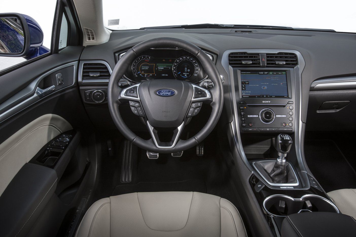 YEN 2015 FORD MONDEO VARANT DETAYLI RESMLER