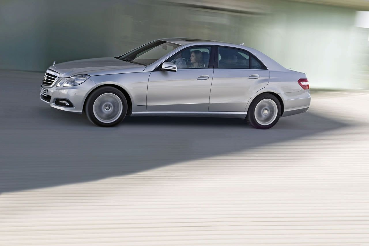 MERCEDES E SEDAN (2010)