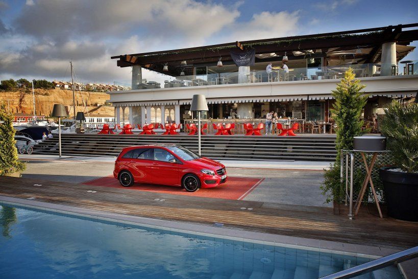 YEN� 2015 MERCEDES B SER�S� AMG RES�MLER�