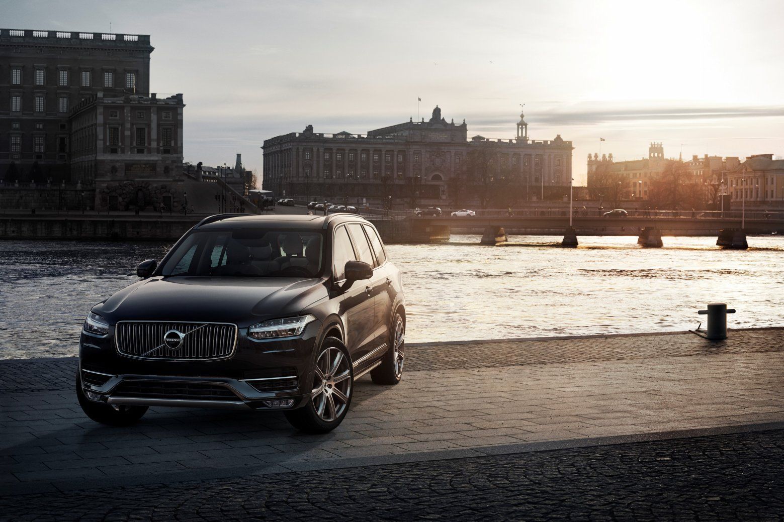 YEN 2015 VOLVO XC90 FRST EDTON RESM GALERS
