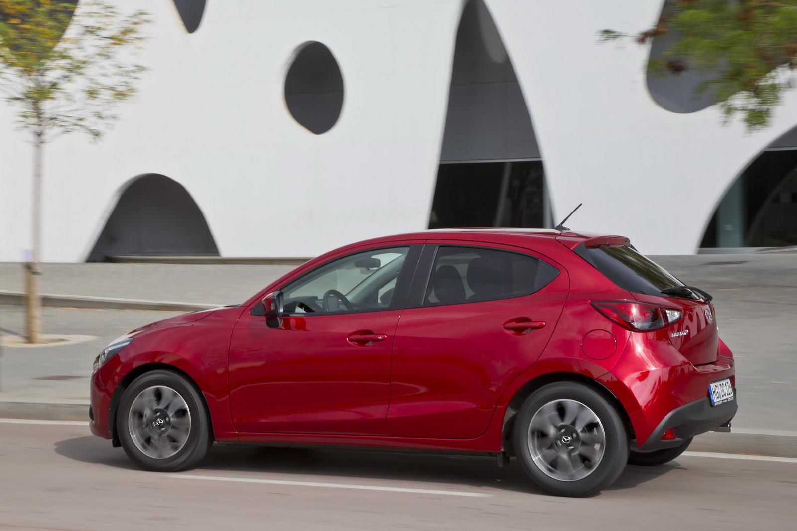YEN MAZDA2 AVRUPA VERSYON DETAYLI RESM GALERS