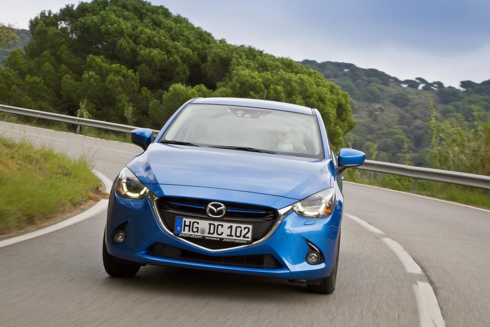 YEN MAZDA2 AVRUPA VERSYON DETAYLI RESM GALERS