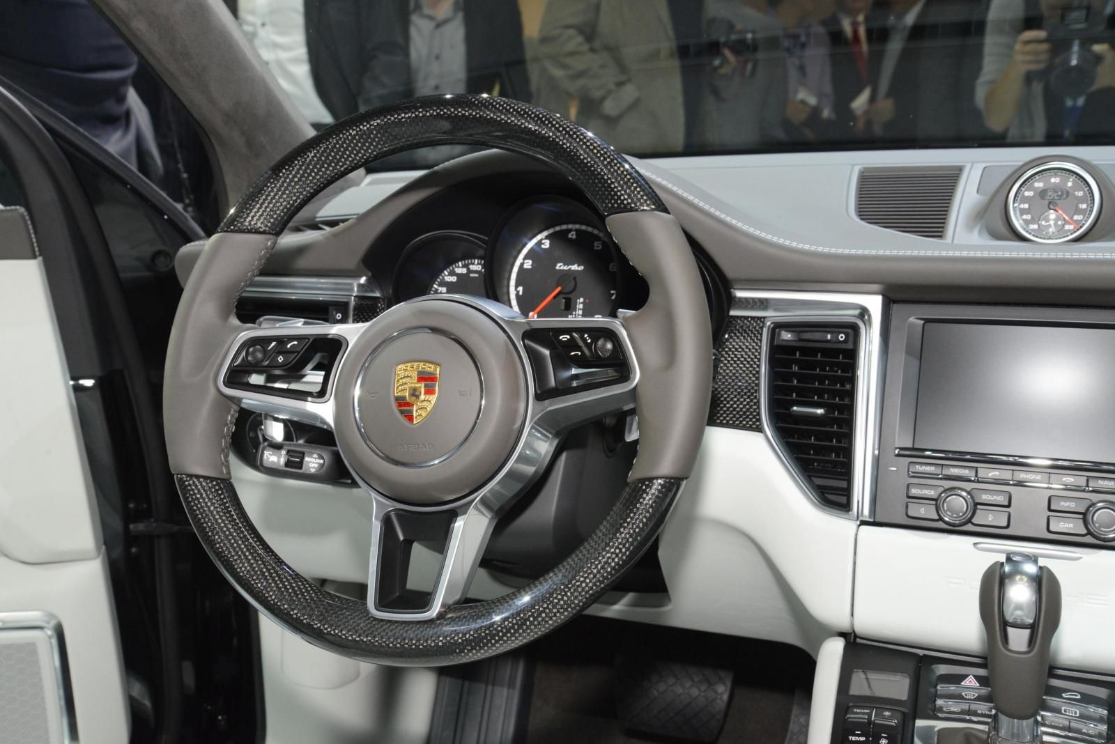 YEN PORSCHE MACAN LOS ANGLES TANITIM RESM GALERS