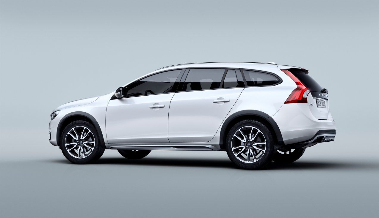 YEN 2015 VOLVO V60 CROSS COUNTRY LK RESMLER