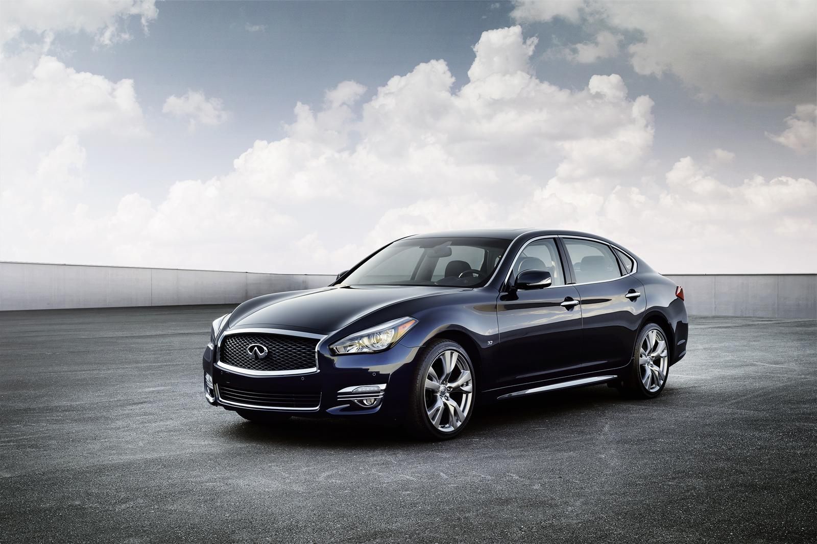 INFINITI Q70L RESM GALERS