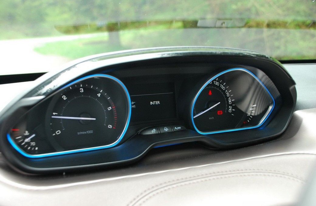 YEN PEUGEOT 2008 AVRUPA'DA YOLLARDA RESM GALERS