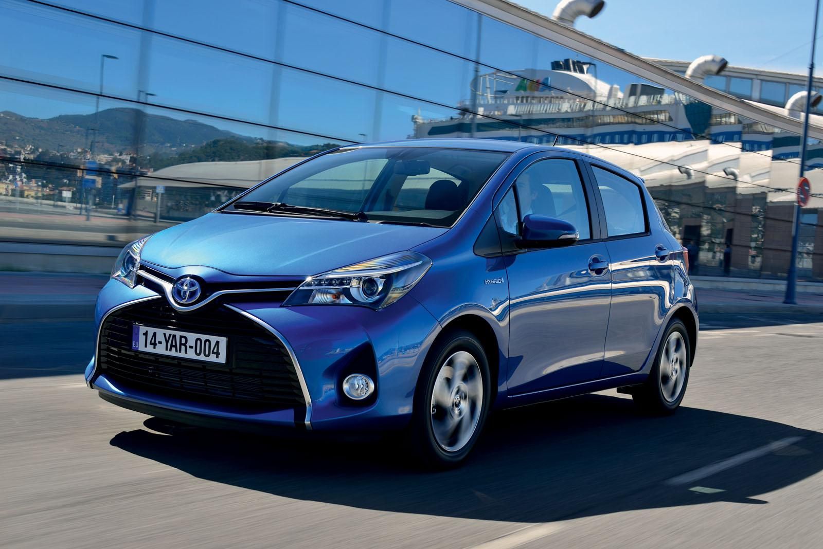 YEN 2015 MAKYAJLI TOYOTA YARS DETAYLI RESM GALERS
