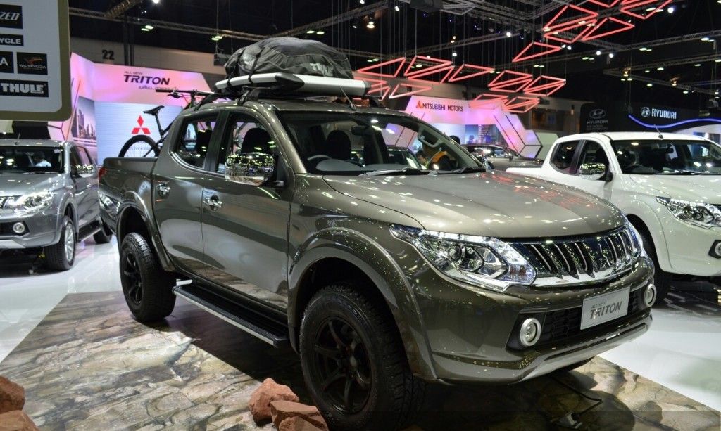 YEN 2015 MTSUBSH L200 TAYLAND FUARI RESMLER