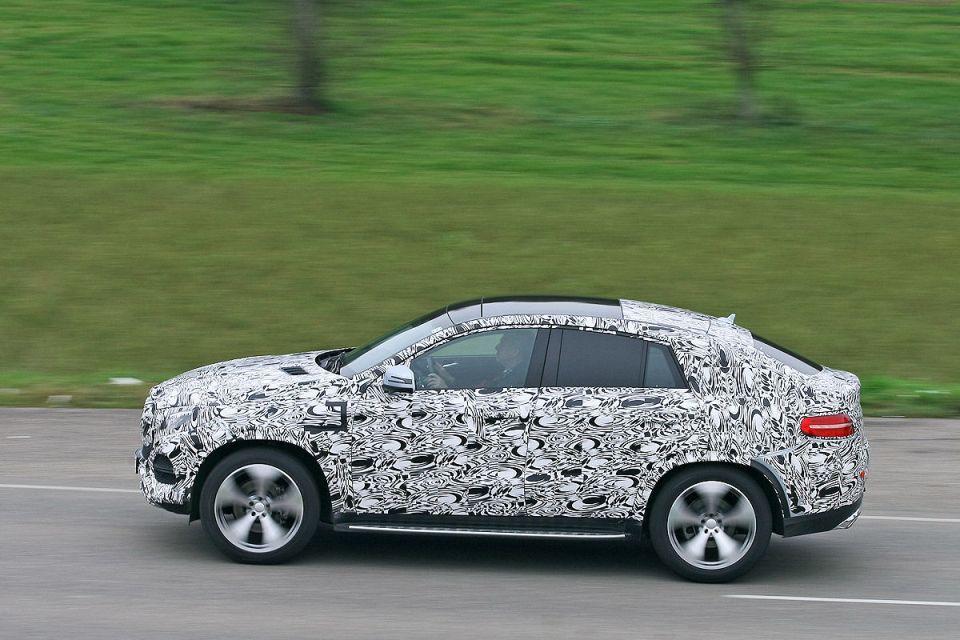 YEN MERCEDES GLE COUPE KAMUFLAJLI GRNTLER