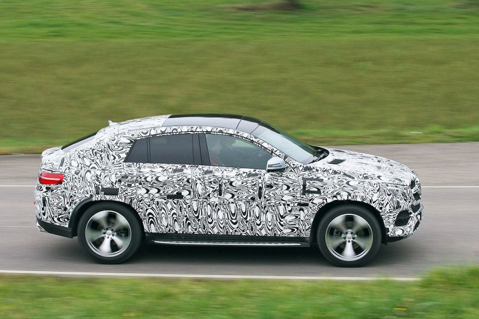 YEN MERCEDES GLE COUPE KAMUFLAJLI GRNTLER