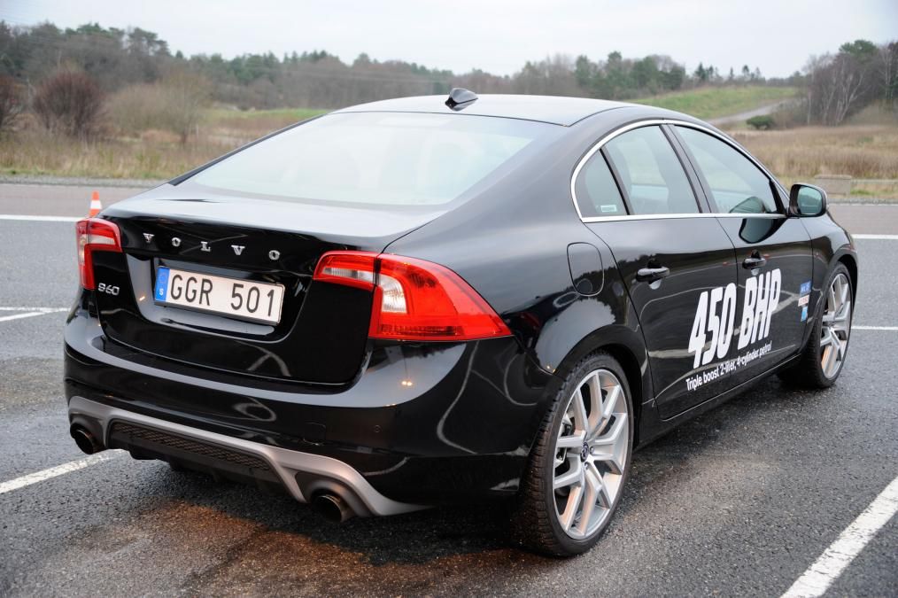 VOLVO S60 2.0 450 HP RES�M GALER�S�