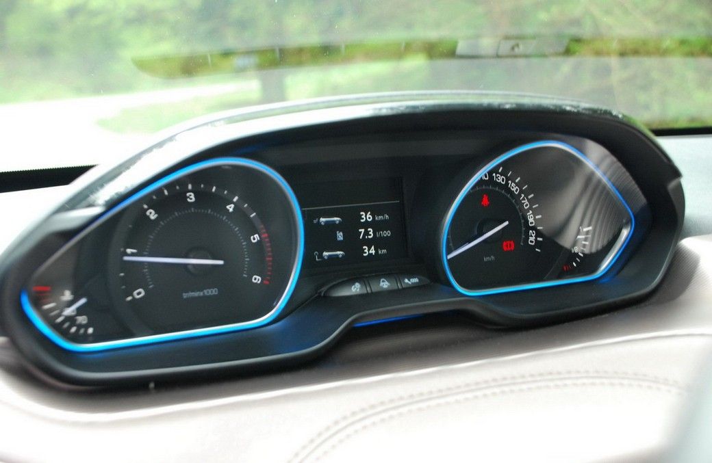 YEN PEUGEOT 2008 AVRUPA'DA YOLLARDA RESM GALERS