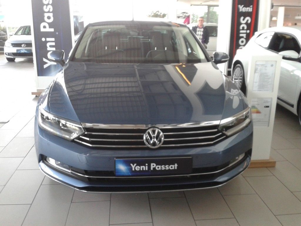 YEN VOLKSWAGEN PASSAT BAYLERDE RESM GALERS