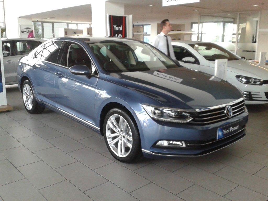 YEN VOLKSWAGEN PASSAT BAYLERDE RESM GALERS