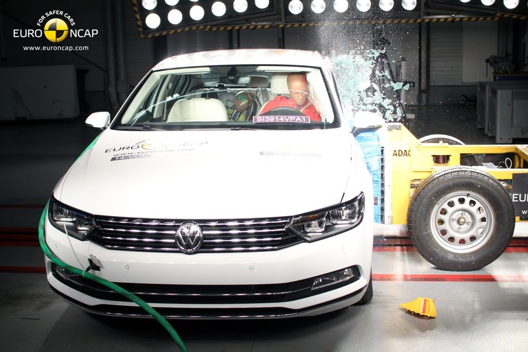 YEN 2015 VW PASSAT EURONCAP ARPIMA TEST RESMLER