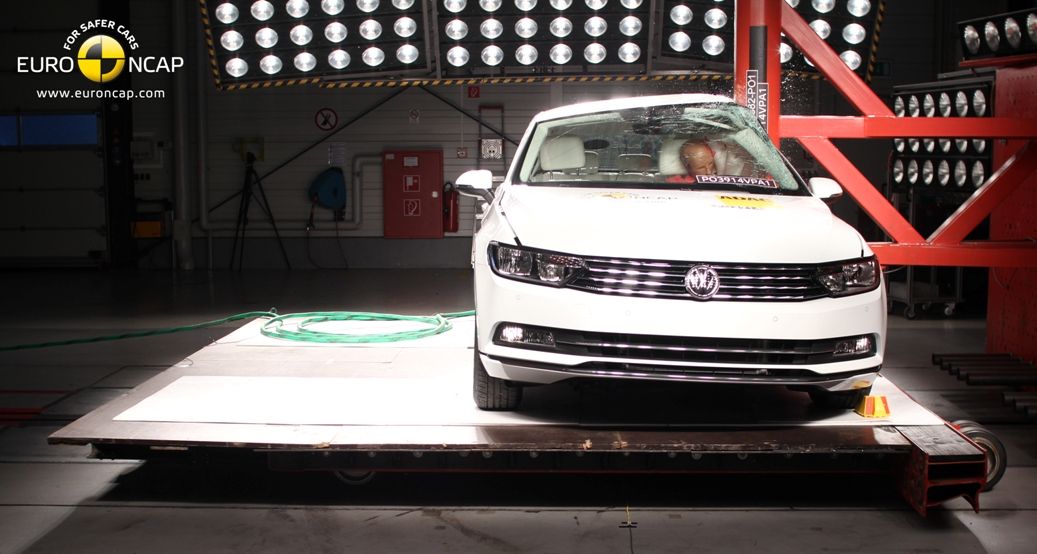 YEN 2015 VW PASSAT EURONCAP ARPIMA TEST RESMLER