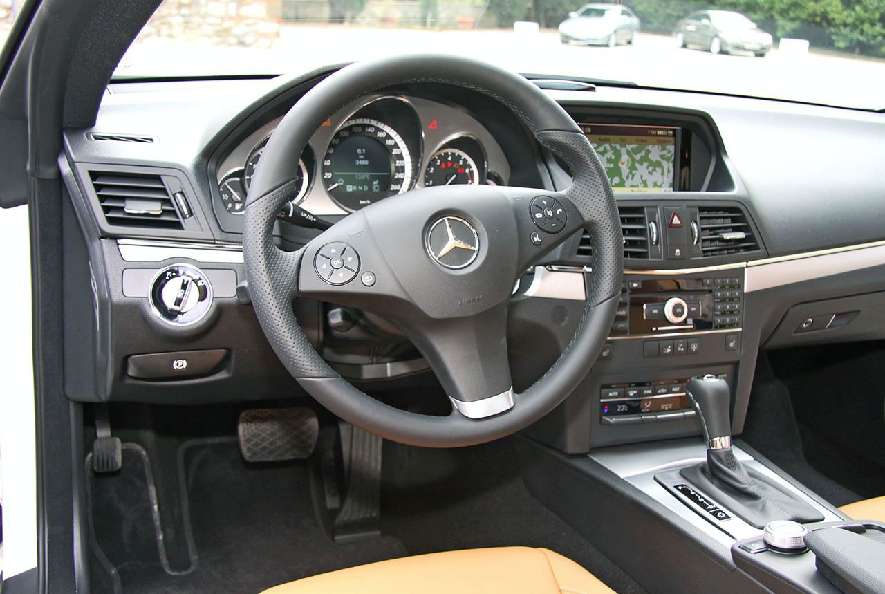 MERCEDES E COUPE (2010) GALER