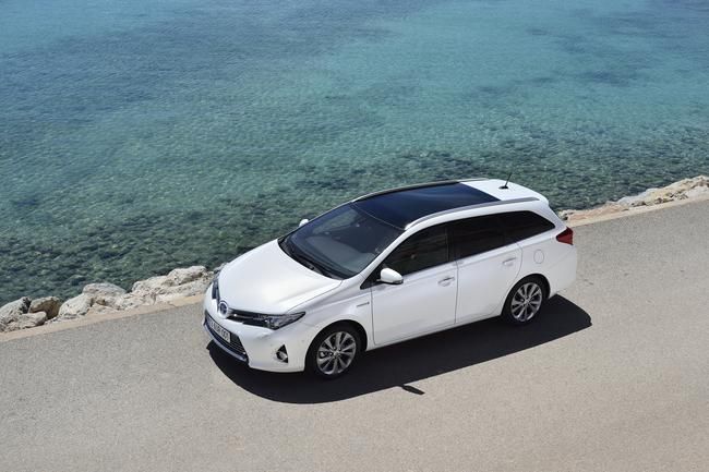 YEN TOYOTA AURS TOURNG SPORTS RESM FOTORAF GALERS