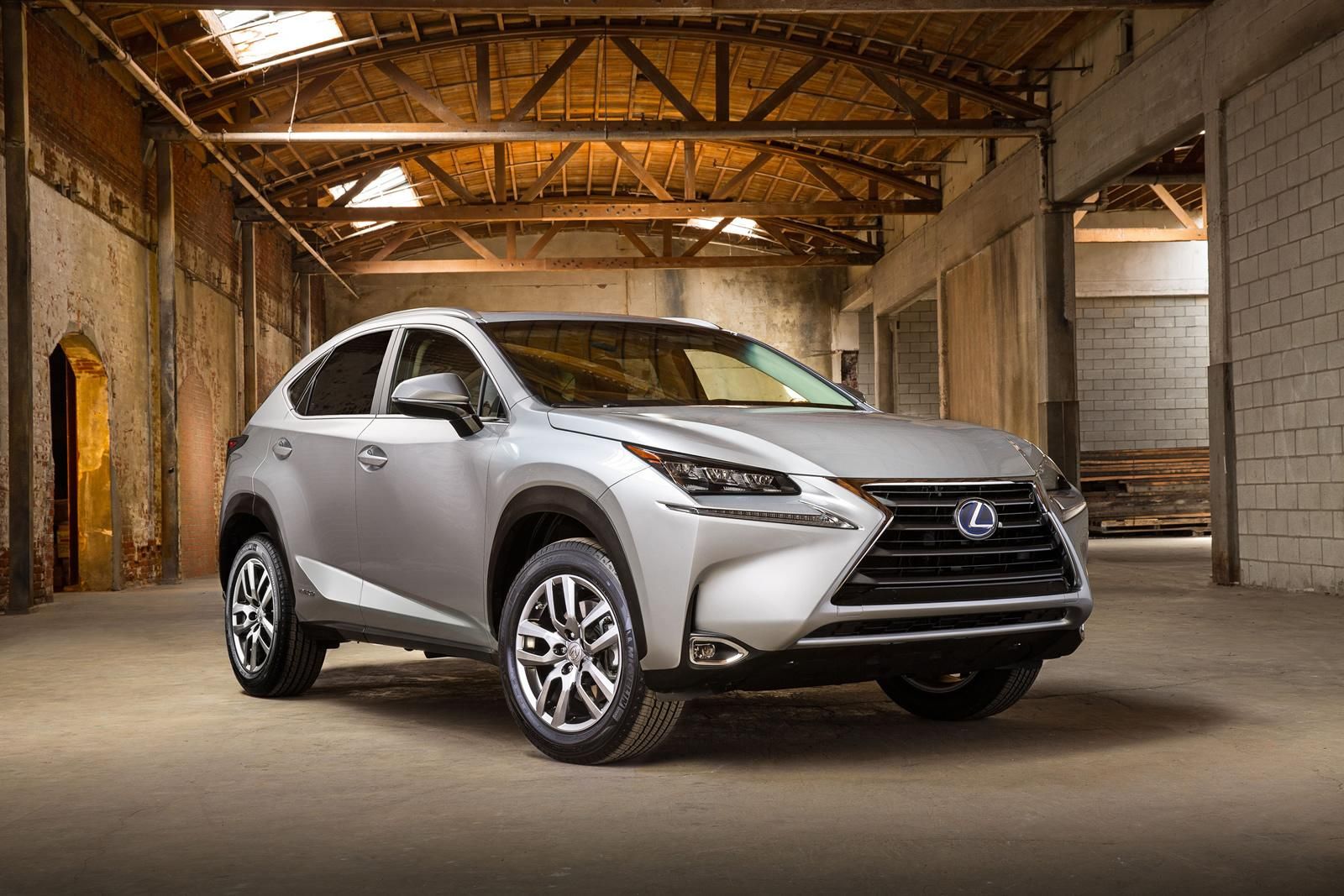 YEN 2015 LEXUS NX DETAYLI RESM GALERS