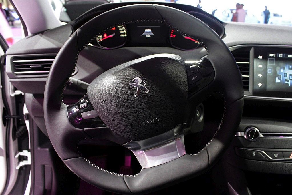 YEN PEUGEOT 308 FRANKFURT LANSMAN RESM GALERS