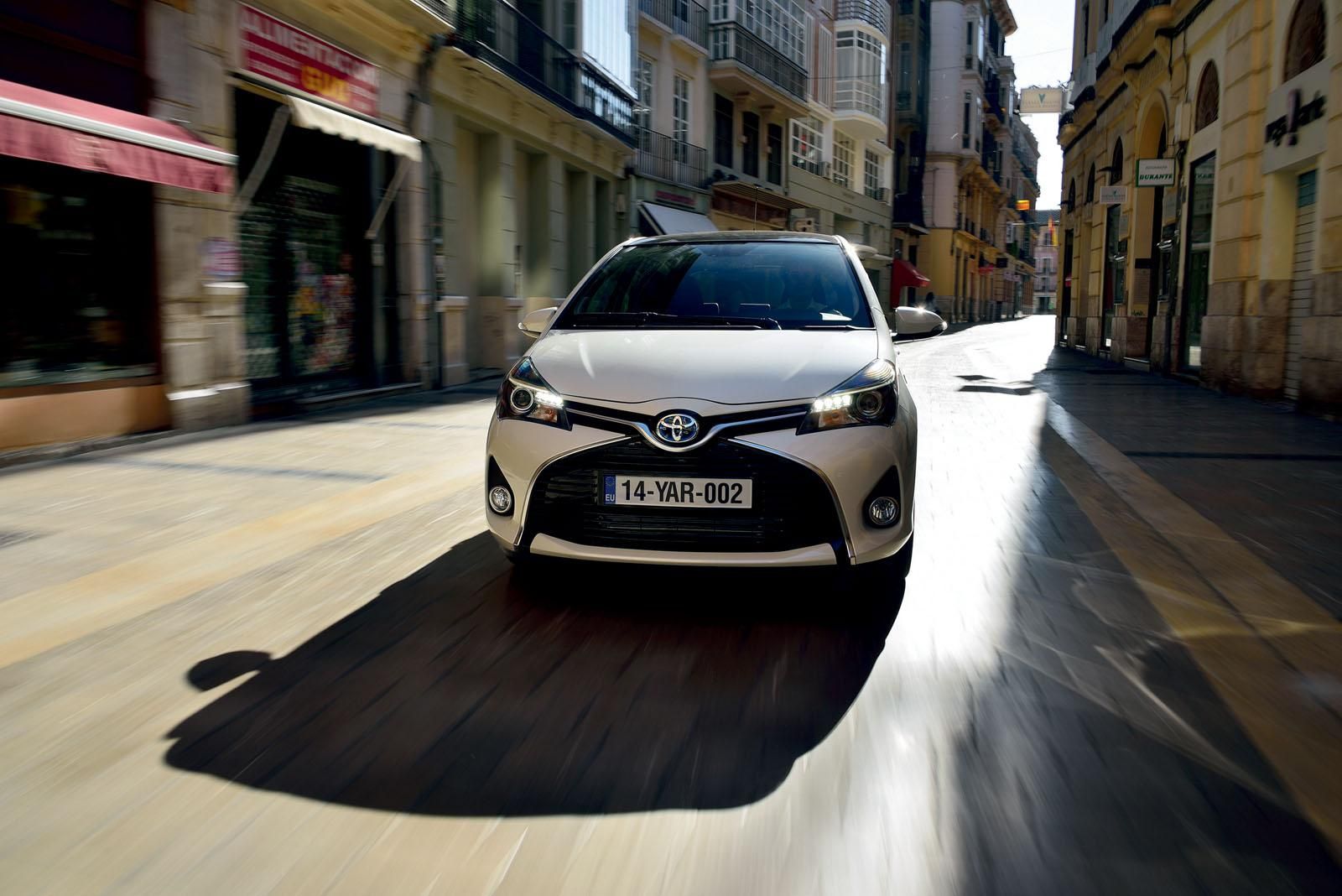 YEN 2015 MAKYAJLI TOYOTA YARS DETAYLI RESM GALERS