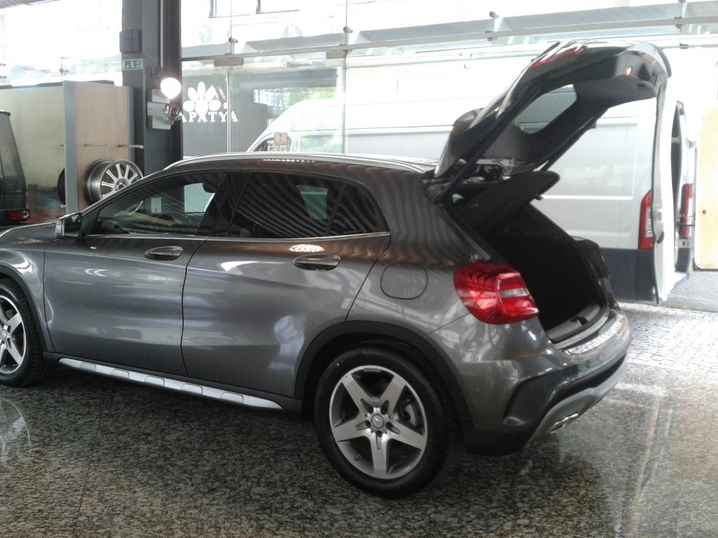 YEN MERCEDES GLA SATITA RESM GALERS