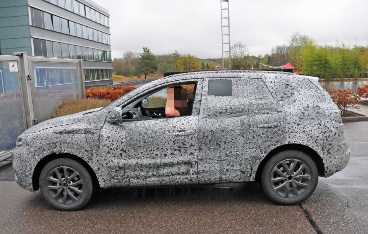 YEN� RENAULT DJEYO �LK KAMUFLAJLI RES�M GALER�S�