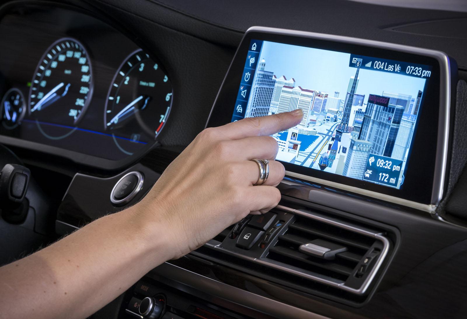 BMW'NN YEN iDrive & TouchCommand SSTEMLERNN RESMLER