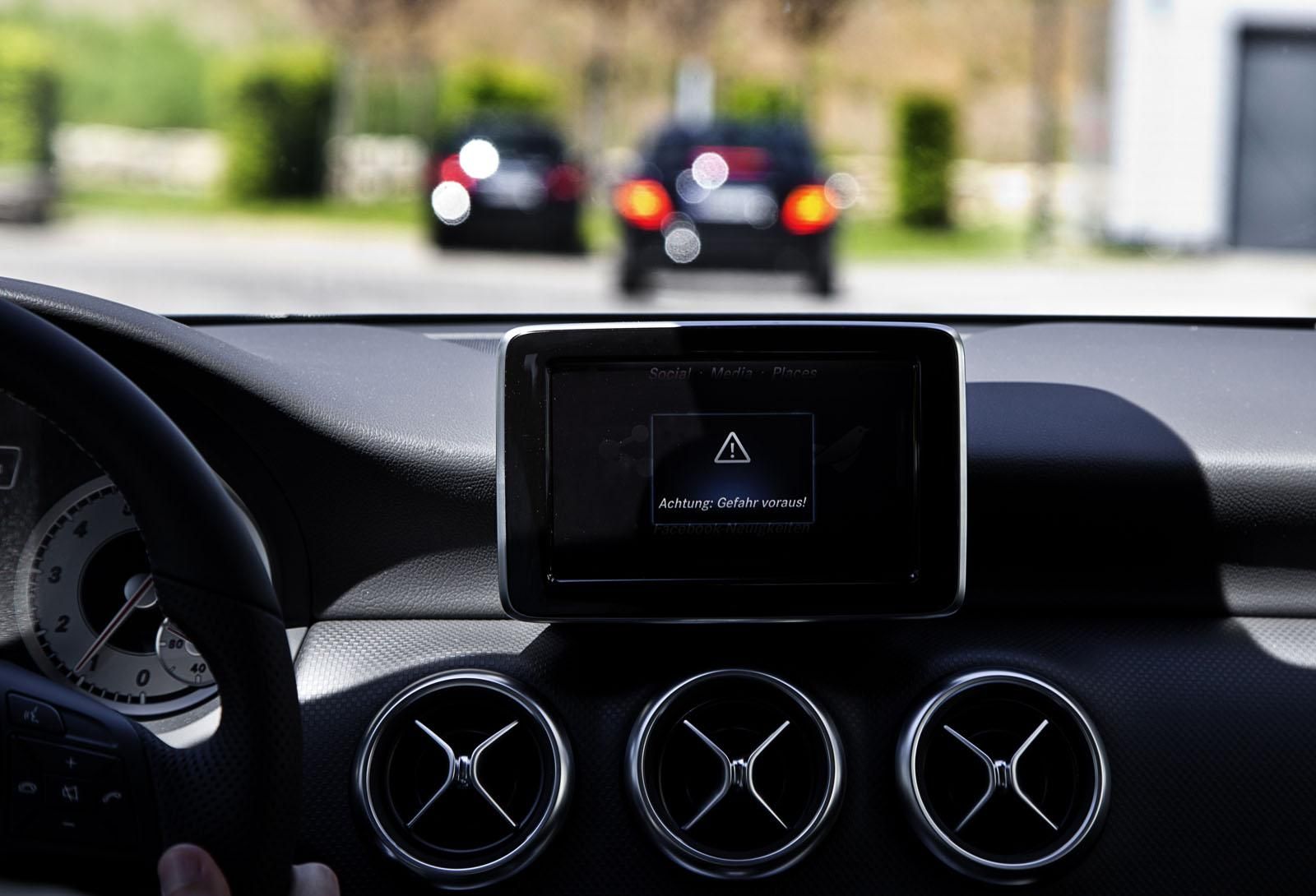 MERCEDES CAR TO CAR TEKNOLOJS RESM GALERS