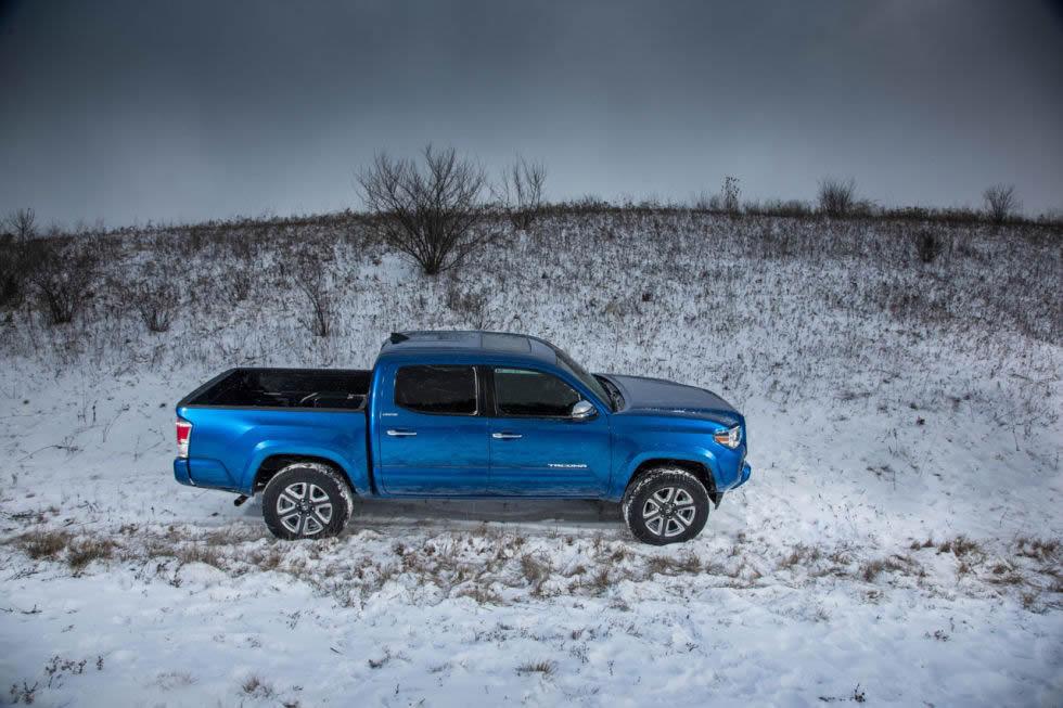 YEN 2016 TOYOTA TACOMA RESM GALERS